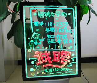 Los tableros de escritura transparentes el destellar a todo color LED iluminaron muestras de publicidad