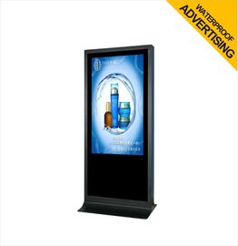 65" señalización digital al aire libre sola HD lleno de la prenda impermeable IP65 de la publicidad del LCD del soporte