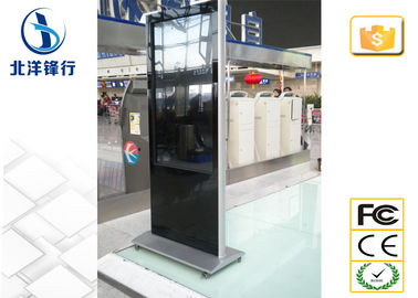 Red LCD de 46 pulgadas que hace publicidad del quiosco de la señalización de Digitaces para la estación del aeropuerto